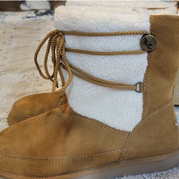 Koolaburra Chestnut and White Size 8 Michon Short Boots NWT - Picture 2 of 7